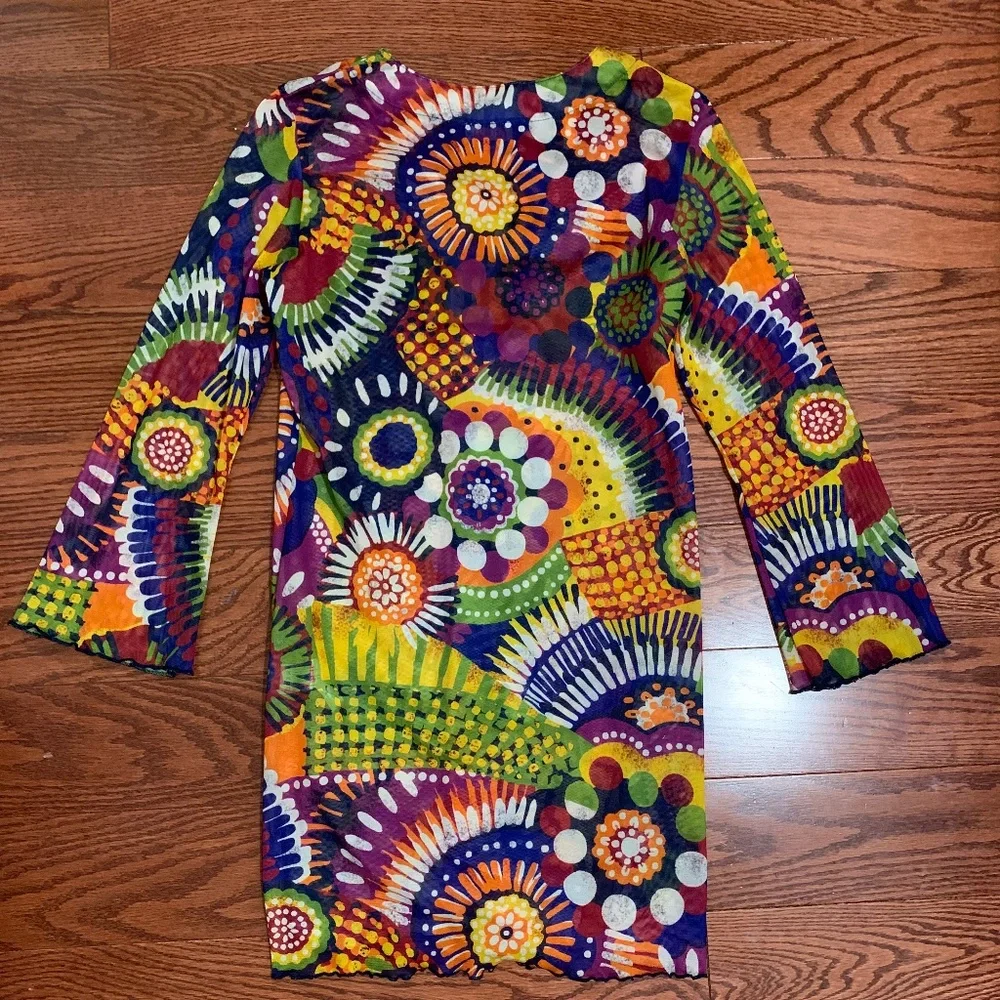 Hip Up Beach Coverup - Picture 3 of 4